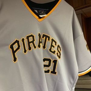 Roberto Clemente v-neck jersey 2xl